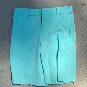 Like new performance shorts size 8 Vineyard Vines